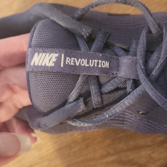 Nike 10 revolution running shoes - Picture 9 of 12